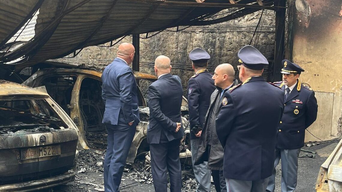 Albano Laziale – L’incontro del Questore di Roma con i poliziotti del Commissariato all’indomani dell’incendio