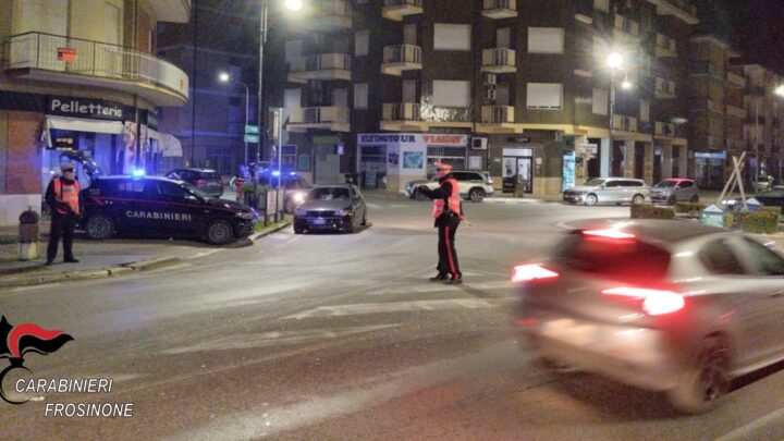 Controlli dei Carabinieri nel fine settimana, due positivi all’alcoltest, patenti ritirate a Sora e cinque segnalati per stupefacenti