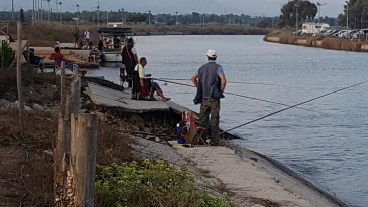 A pesca di frodo in area protetta con la divisa e l’auto della protezione civile, multato volontario