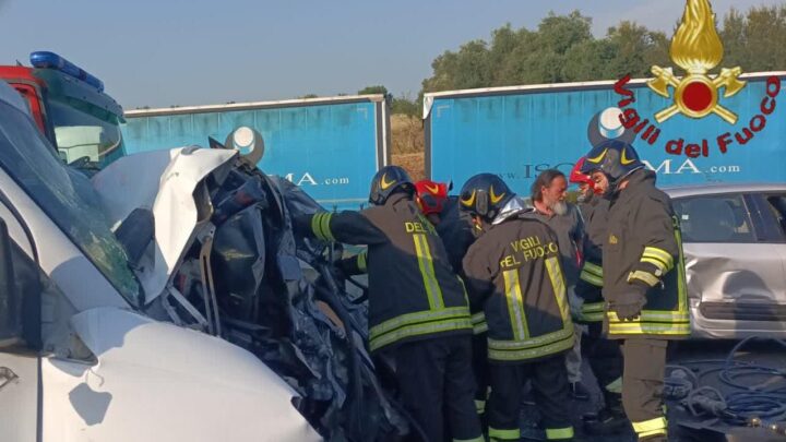Tragedia sull’A1 a Roma Sud, muoiono madre e padre, feriti gravemente i figli