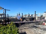 Stabilimento balneare in fiamme a Fiumicino, intossicata dipendente