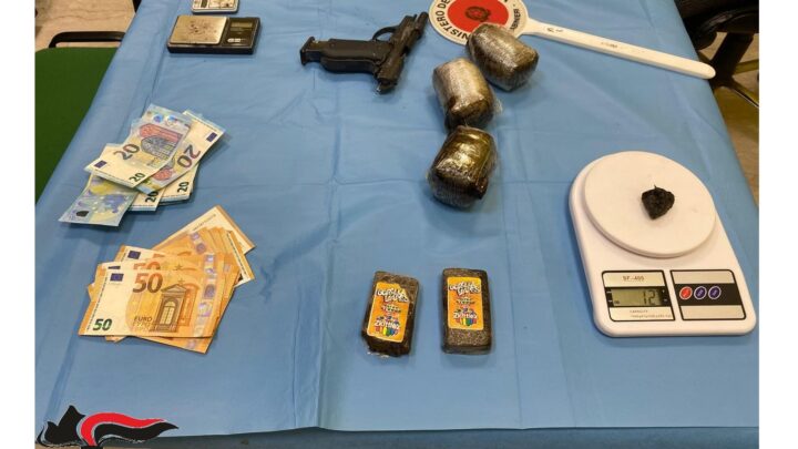 Sorpreso con oltre un chilo di hashish, arrestato 36enne