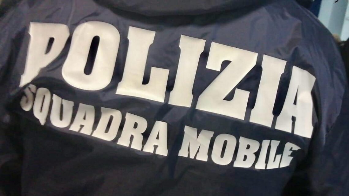 Si strappa il braccialetto elettronico e incendi la casa alla ex moglie, marito violento arrestato a Roma