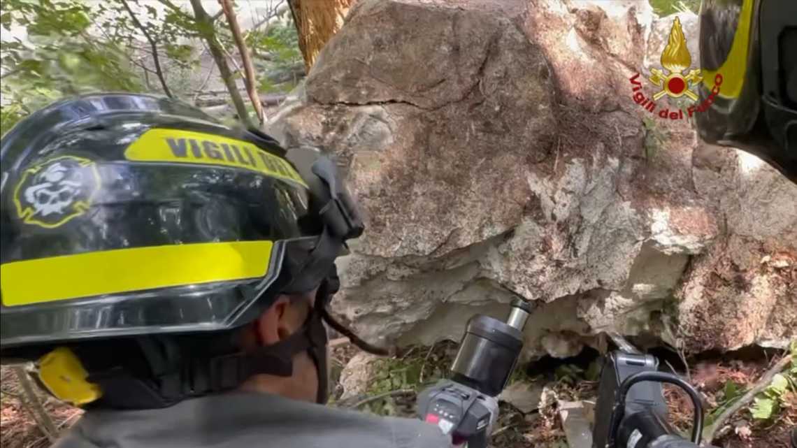 Pizzone – Intervento dei Vigili del Fuoco sulla SP31 per caduta massi e messa in sicurezza della strada