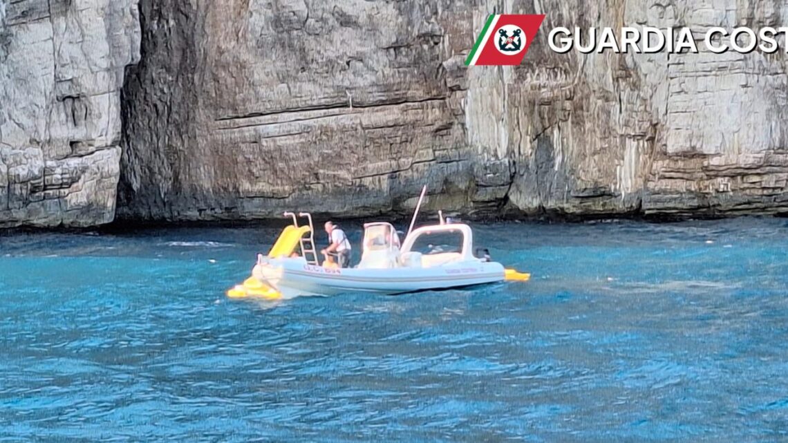 Con il pedalò in balia del mare a Gaeta, Guardia costiera soccorre tre bagnanti e tre bagnini