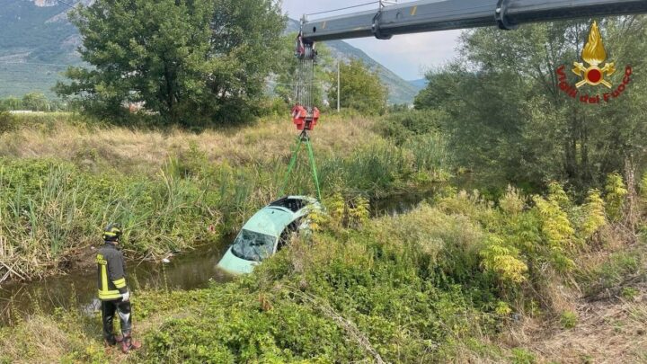 Auto finisce nel torrente a Venafro, illeso il conducente