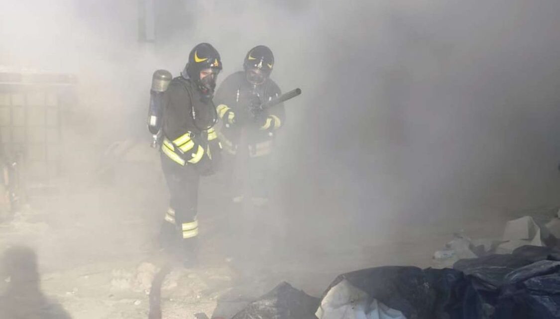 Caserta, giornata di intenso lavoro per i Vigili del Fuoco: doppio intervento a Mondragone e Sessa Aurunca