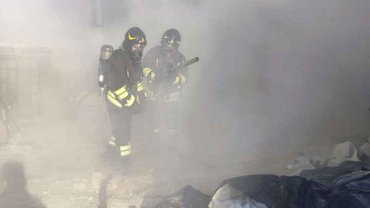 Caserta, giornata di intenso lavoro per i Vigili del Fuoco: doppio intervento a Mondragone e Sessa Aurunca