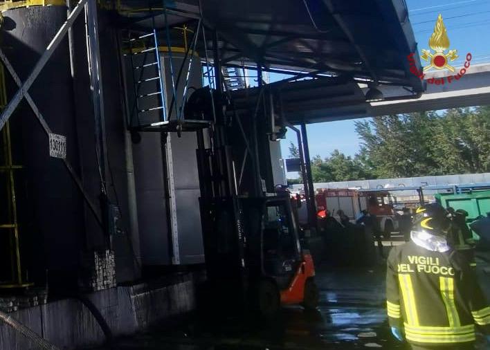 Esplosione in azienda trattamento rifiuti a Marcianise, tre vittime