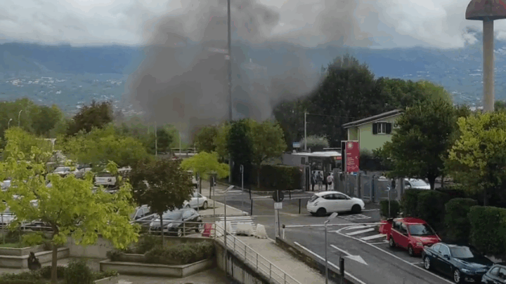 Auto in fiamme davanti all’Università di Cassino