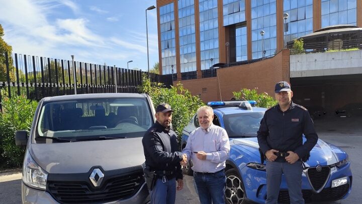 Furgone rubato alla Parrocchia di Argenta a Frosinone, la polizia lo recupera e lo restituisce