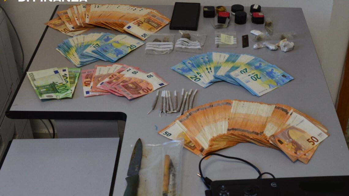 Formia, il “tesoretto” dello spaccio: giovane trovato con quasi 17mila euro in contanti e droga