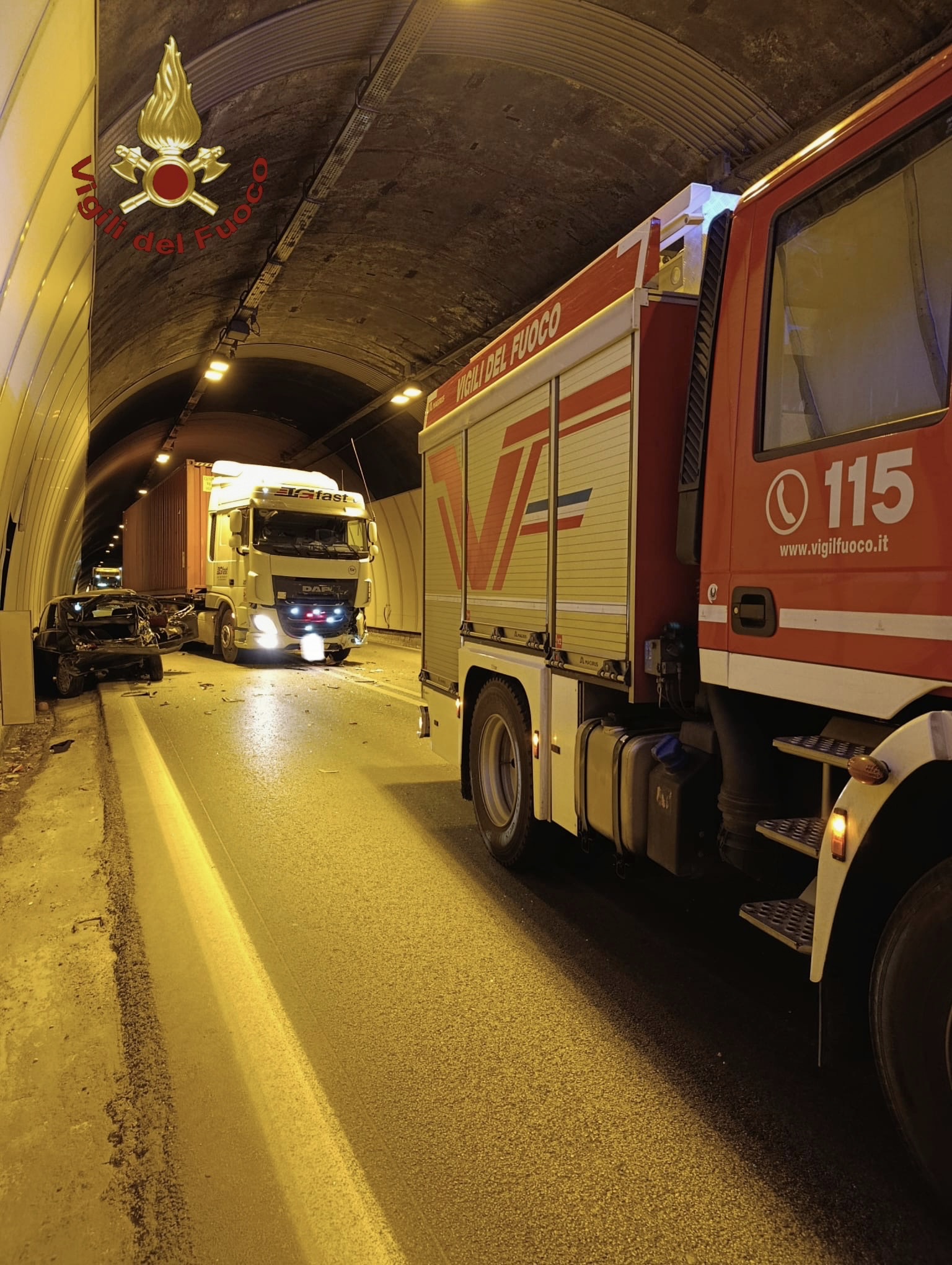 Incidente sulla SS85 Venafrana: scontro tra camion e auto nella ...