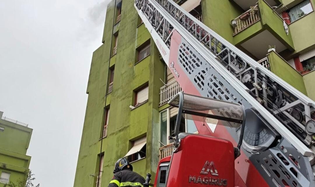 Incendio appartamento al sesto piano in via Mola Vecchia a Frosinone, salvati occupanti