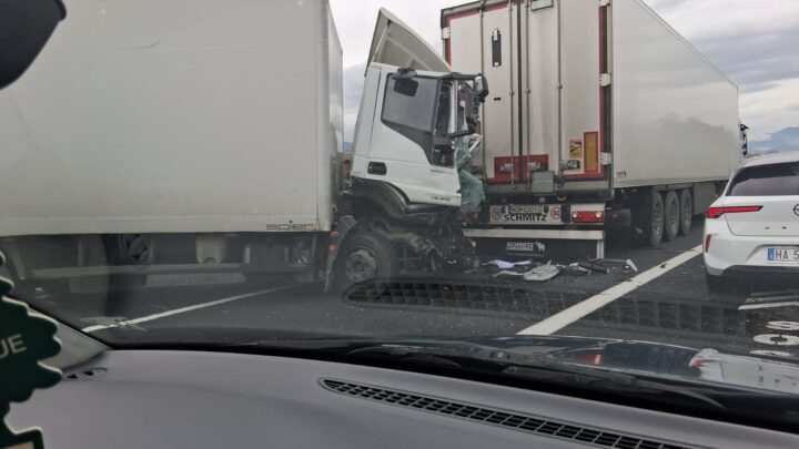 Incidente in A1 tra più veicoli, chiuso il tratto tra Cassino e San Vittore
