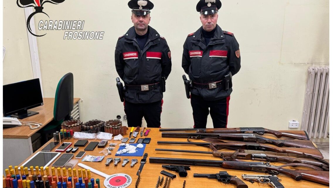 Frosinone – Arrestato 26enne: droga, armi e munizioni rubate nascoste in casa e in un garage