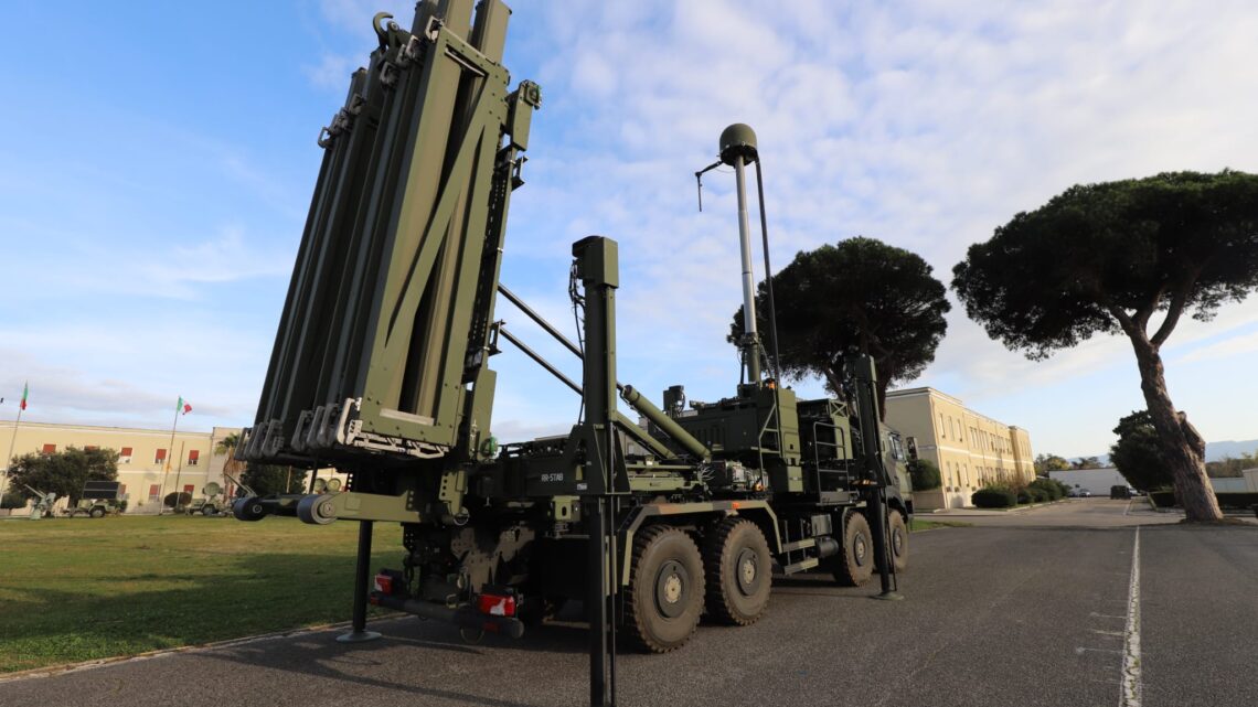 Consegnati all’Esercito a Sabaudia nuovi sistemi missilistici Samp/T e Grifo