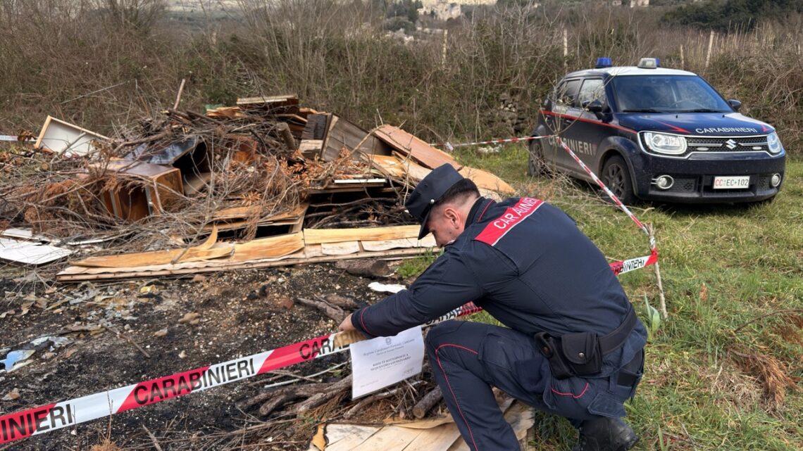 Rifiuti abbandonati in un terreno, due persone denunciate a San Pietro Infine