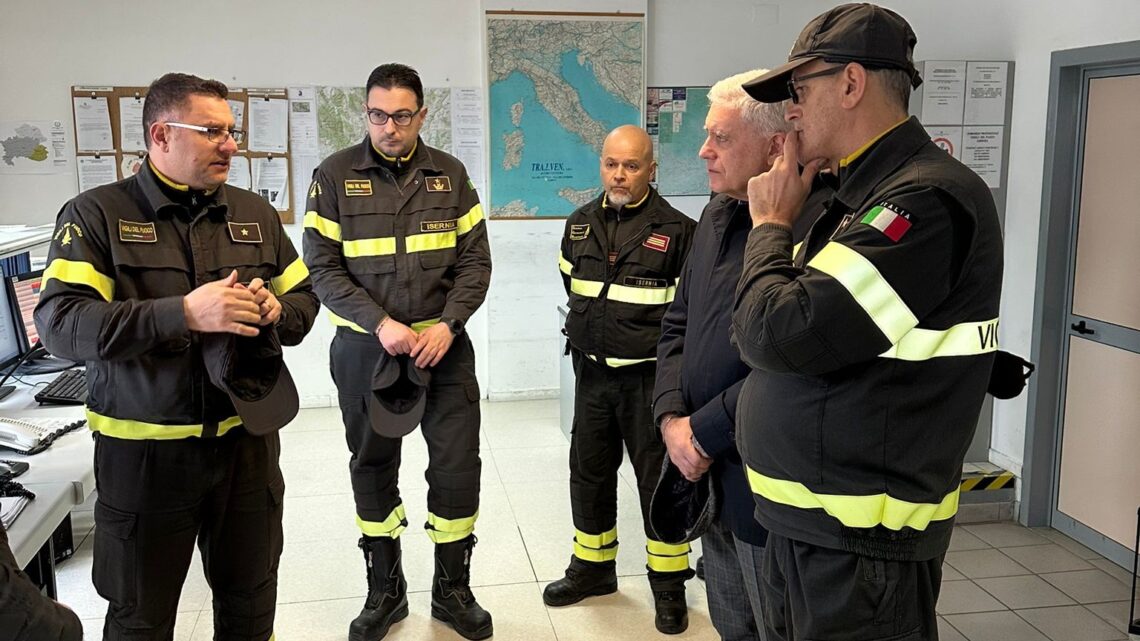 Isernia: Visita istituzionale del nuovo Questore Luigi Peluso al Comando Provinciale dei Vigili del Fuoco