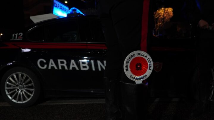 Aggressione in strada, 17enne finisce in ospedale. Caccia al branco a Mondragone