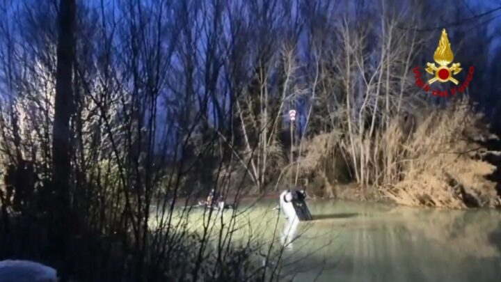 Tragico epilogo a Castelliri, rinvenuto un corpo nell’auto recuperata nel fiume