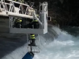 Bombola di gas intrappolata nel fiume a Cassino, intervento lampo dei Vigili del Fuoco – VIDEO