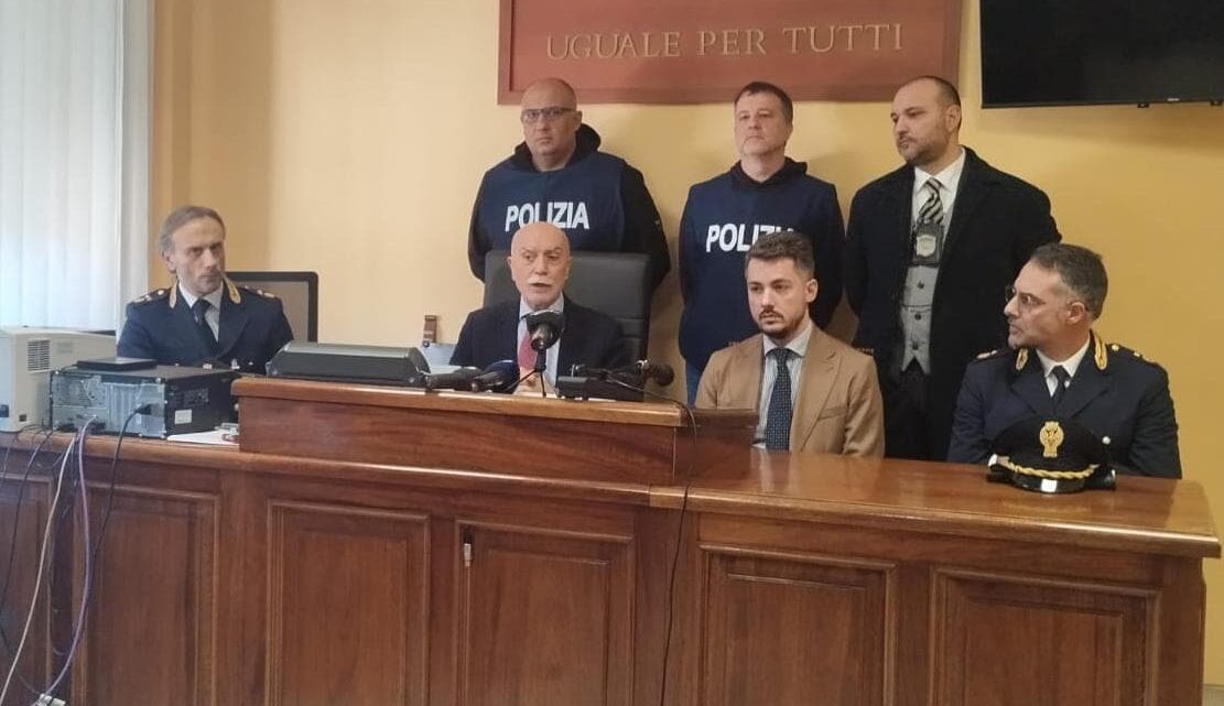 Spacciatori e bombaroli, coppia in manette a Cassino