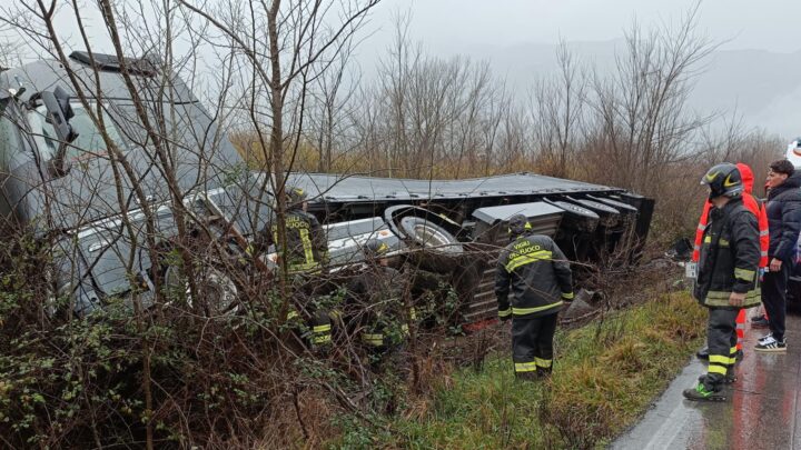 Asfalto viscido a causa della pioggia, incidenti ad Ausonia e Sant’Elia Fiumerapido