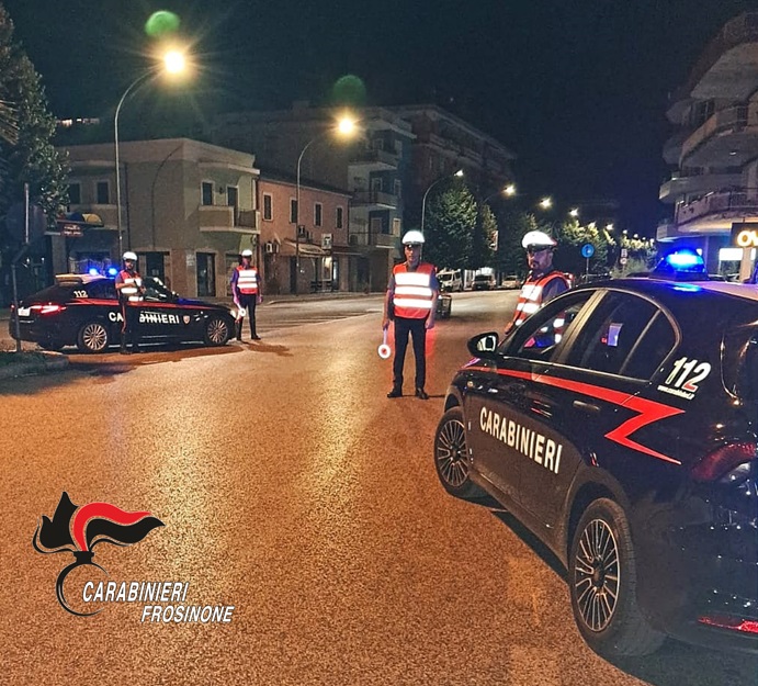 Cassino – Furti nei negozi, carabinieri sventano colpo e arrestano 3 persone