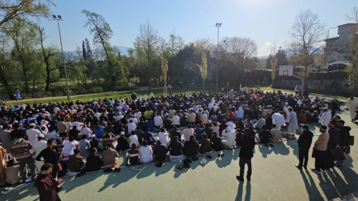 Cassino, Eid al-Fitr alla Villa Comunale: oltre 600 fedeli in preghiera per la fine del Ramadan