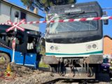 Incidente ferroviario a Viterbo, treno si scontra con bus di studenti
