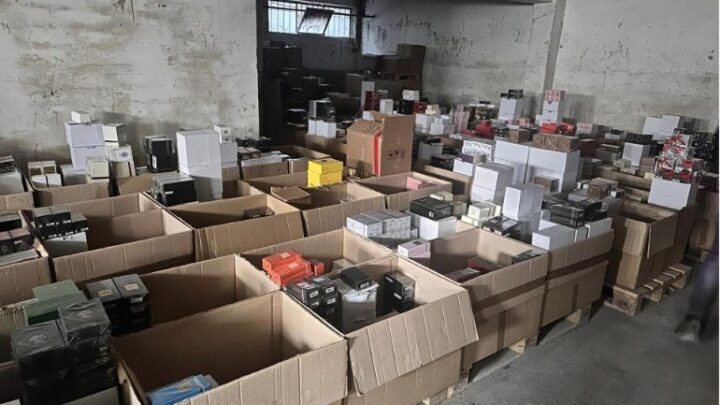 Maxi sequestro di profumi contraffatti a Sora, oltre 24mila pezzi pronti per il mercato illecito