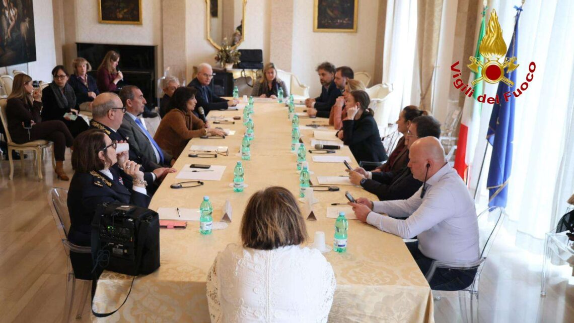 Caserta, missione UE al Comando dei Vigili del Fuoco: focus su sicurezza, formazione e rischi nella Terra dei Fuochi