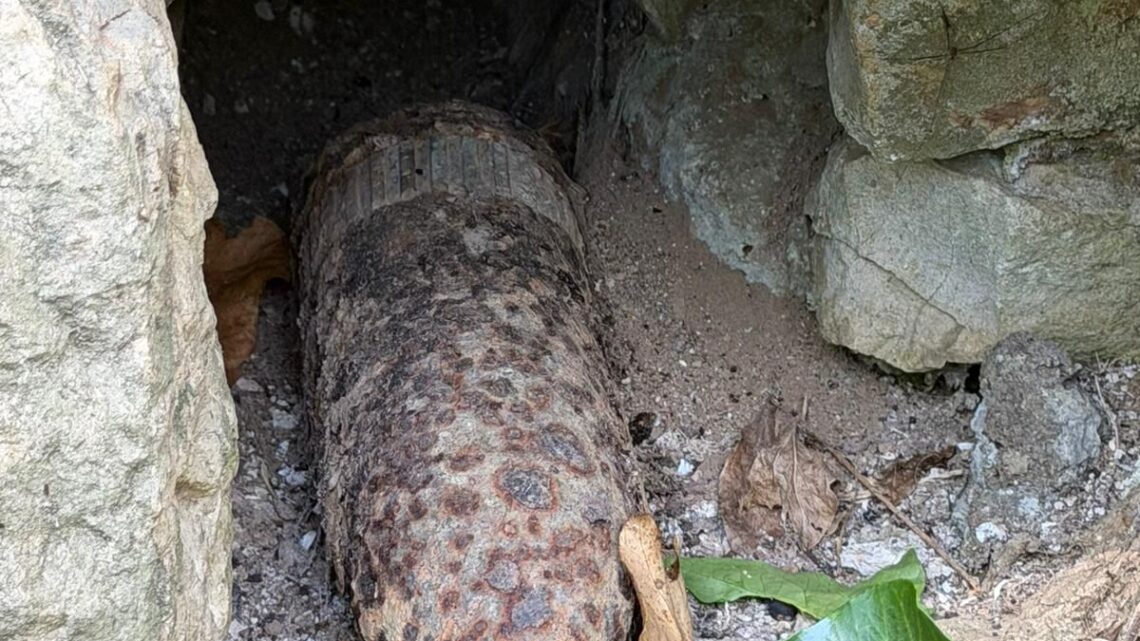 Mignano Monte Lungo – Proiettile di artiglieria del secondo conflitto mondiale sui binari, intervengono gli artificieri