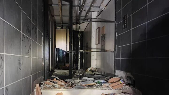 Roma, attentato dinamitardo devasta condominio alla Romanina