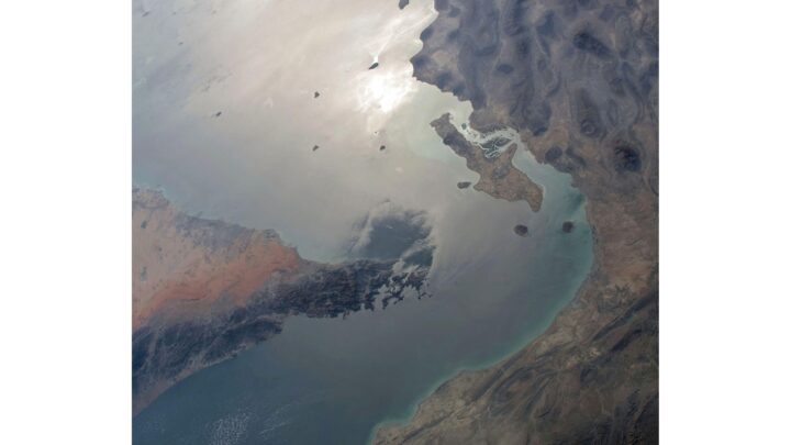 Lo strangolamento di Hormuz: il fallimento di Trump e Netanyahu e l’illusione di una guerra a metà. Uno scandalo geopolitico