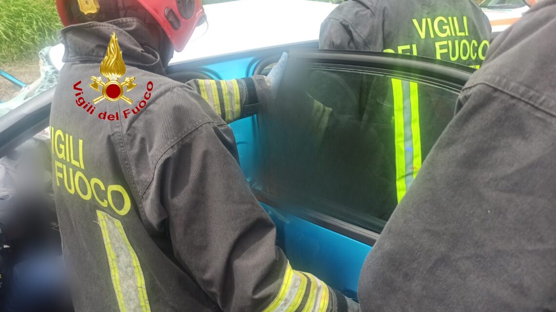 Grave incidente sulla A1 tra Caianello e Capua: due feriti e un minore elitrasportato in ospedale