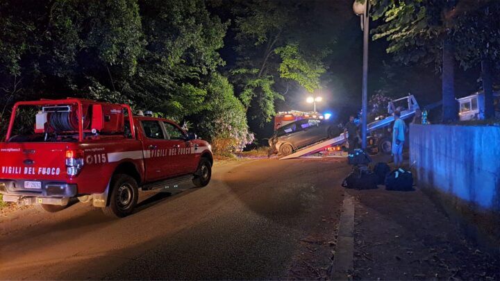 Paura a Sant’Angelo in Theodice, anziana precipita in una scarpata. Salvata dai Vigili del Fuoco