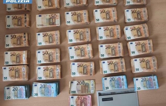 Controlli della Polfer a bordo treno, fermato un uomo con 140mila euro in contante nello zaino