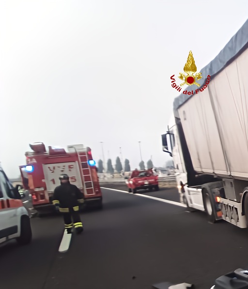 Tragedia sull’A1 a Teano, muore una 16enne