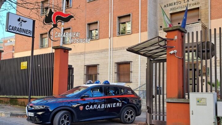 Frosinone, casa di riposo per anziani abusiva: gravi carenze di sicurezza e rifiuti illeciti, task force dei Carabinieri chiude la struttura