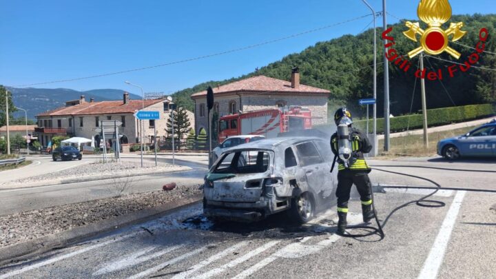Incendio autovettura a Pettoranello del Molise