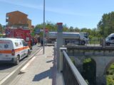 Pontecorvo, pensionata travolta da un camion cisterna: muore dopo essere rimasta incastrata
