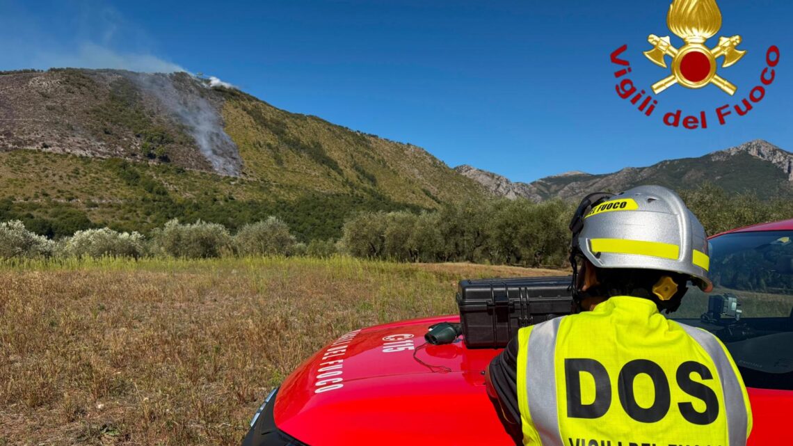 Notte di presidio e soccorsi aerei, brucia l’area di Ceppagna a Venafro