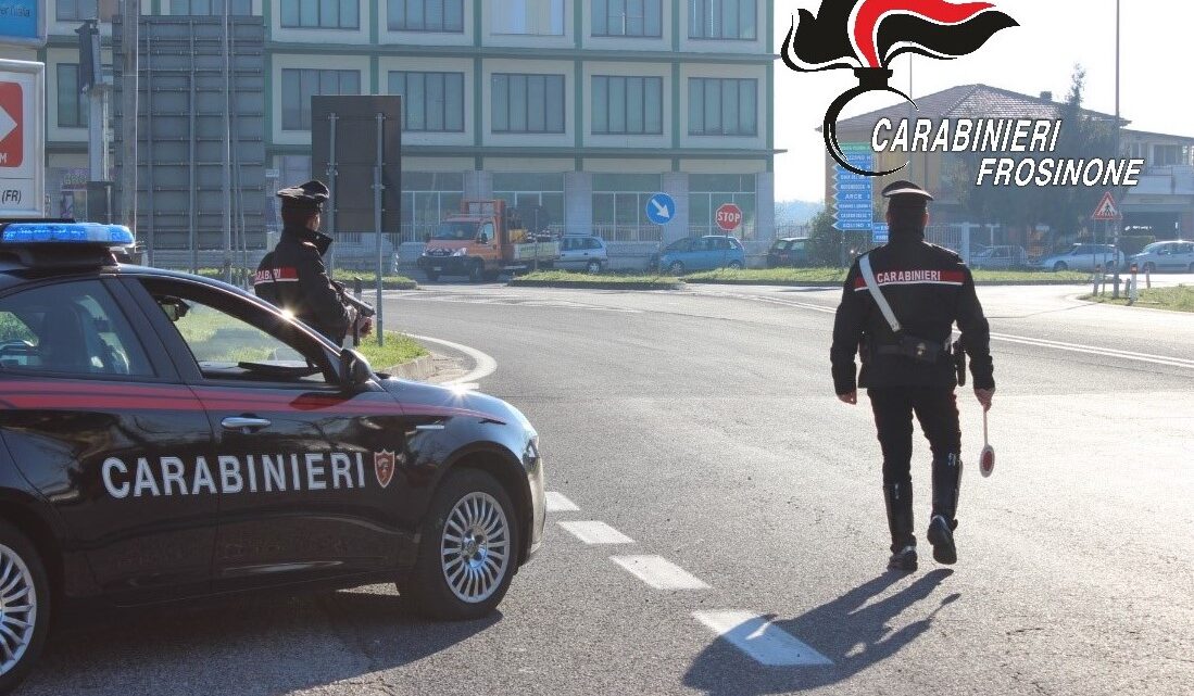 Ruba l’auto del nonno, scassina un autolavaggio e aggredisce un carabiniere. Arrestato 19enne a Pontecorvo