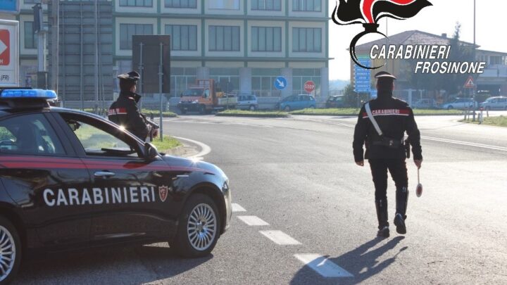 Ruba l’auto del nonno, scassina un autolavaggio e aggredisce un carabiniere. Arrestato 19enne a Pontecorvo